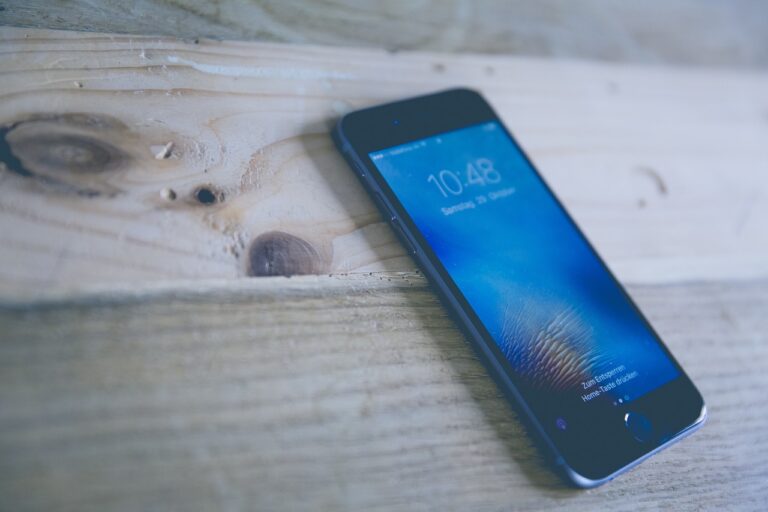 smartphone, cellphone, mobile-1785524.jpg