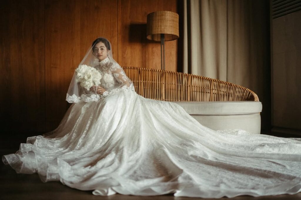 minimalist wedding dresses