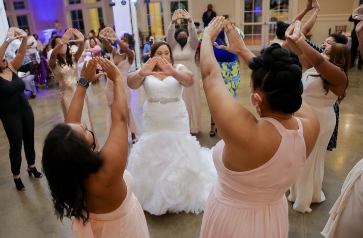 plus sized wedding dresses